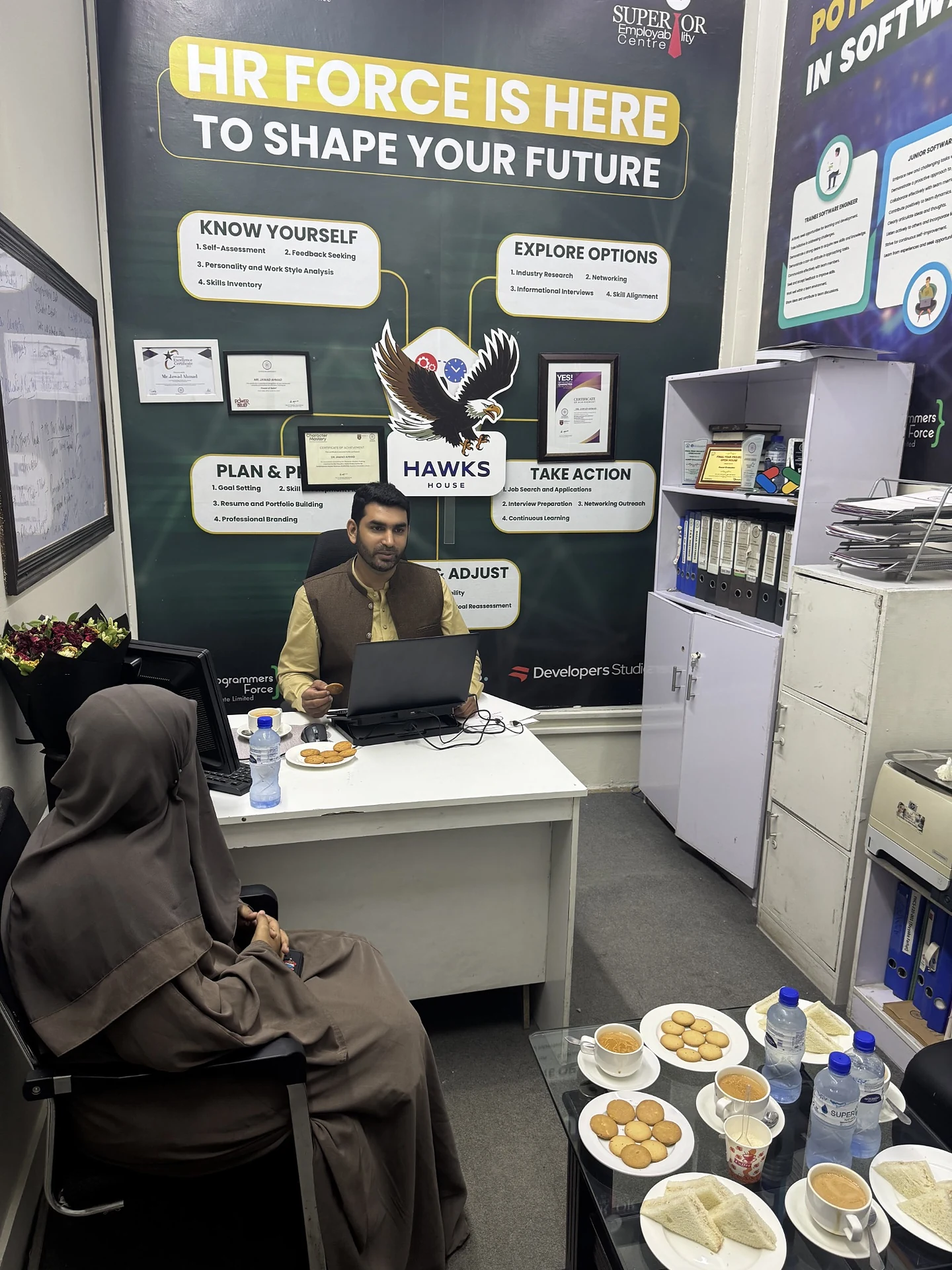 A working partnership session around a desk